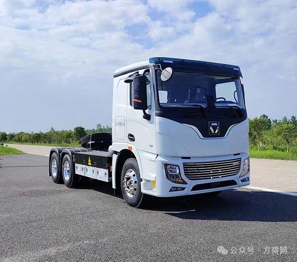 徐工拿回冠军解放疯涨850%超三一！新能源牵引车4月暴增364%丨头条(图1)