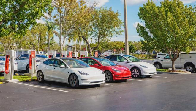 美国电动车销售首次逆转：2021年以来的首次AG九游会下降引发关注(图15)