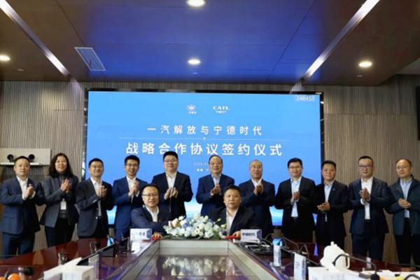 九游会国际绿色重卡风云录：解放速度改写行业版图丨卡车之友网(图5)