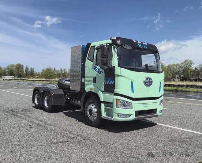 新能源牵引车9月疯涨234%!解放徐工争冠!奇瑞领涨!雷驰首进第十!丨头条(图1)