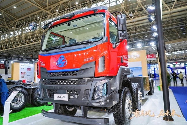 全矩阵耀江城东风柳汽乘龙亮剑2025中国国际商用车展(图7)