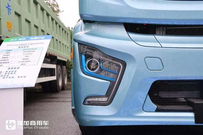 纯平地板驾驶室还是全新专属造型陕汽最新推出的H6000E纯电动重卡实拍(图4)