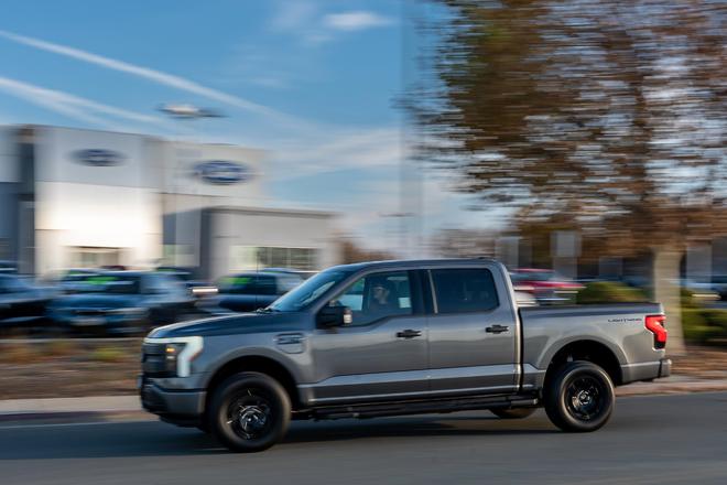 电动化水土不服经典车型难圆旧梦(图1)