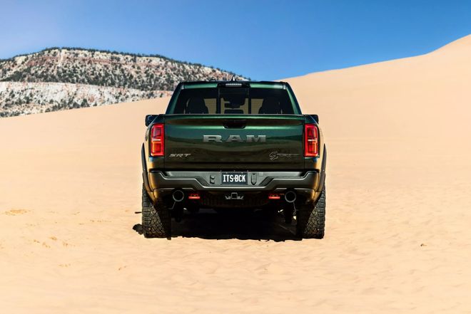 777匹马力道奇最强量产燃油皮卡RAM1500SRTTRX发布酷乐汽车(图2)