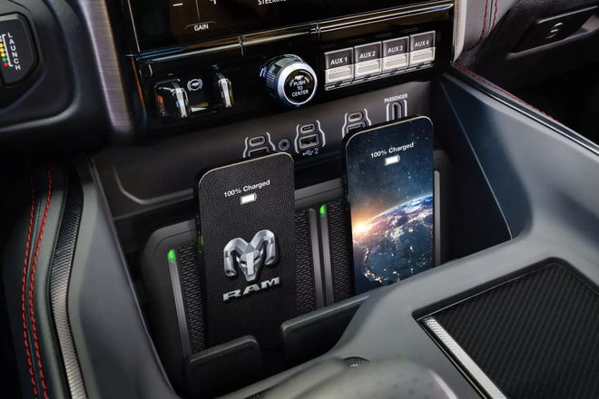 777匹马力道奇最强量产燃油皮卡RAM1500SRTTRX发布酷乐汽车(图12)