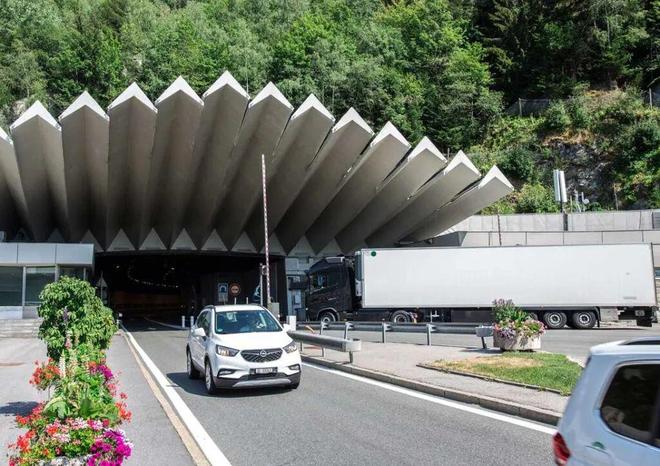 新一代曼恩TGX谍照曝光现代新款Xcient重卡发布!本周(825AG九游会-831)海外卡车行业热点关注(图8)