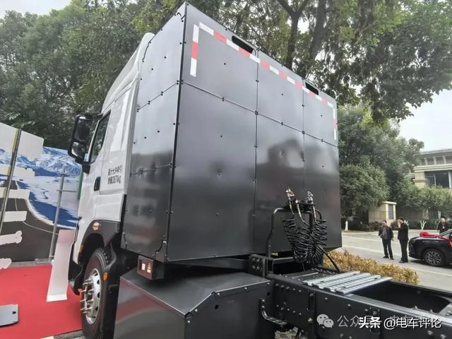 乘龙H7Pro新能源牵引车为何成重载运输首选？(图2)